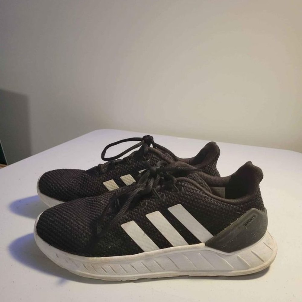 adidas Questar Flow NXT Running Shoe, Black/White/Black, 6 US Unisex Big Kid